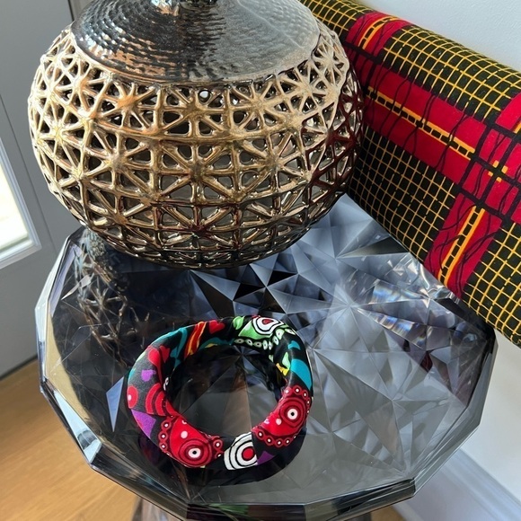 African Heart Print Canoe Bangle - Picture 4 of 6